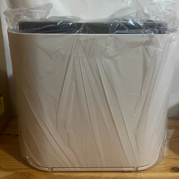 12L White Slim Bathroom Trash Can with Press Top Lid,3.17 Gallon Brand New $25 - Picture 1 of 4